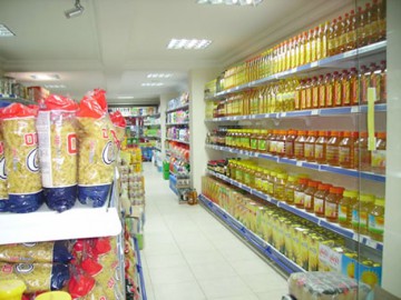 Un vârstnic din Constanţa, prins la furat din magazine